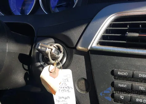 2013 Mercedes-Benz C 300 Luxury 4Matic/Sport 4Matic z USA, uszkodzony, nr VIN WDDGF8AB6DR289663